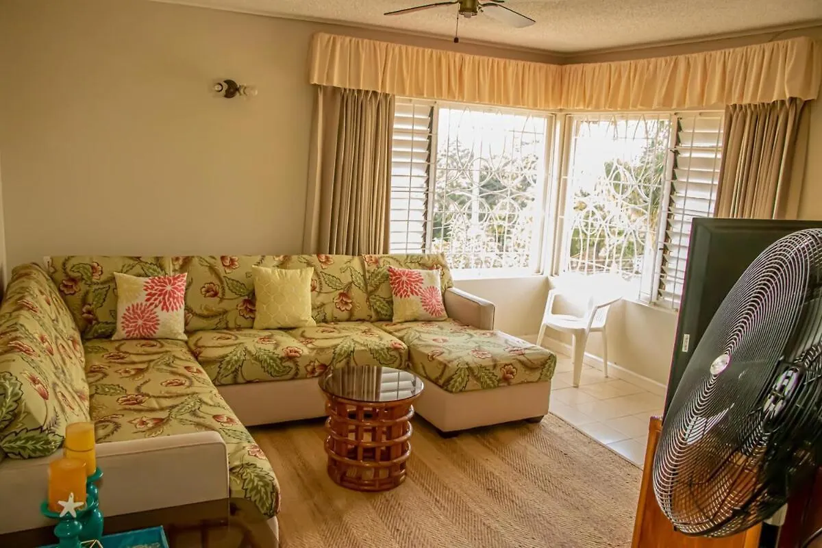 Luxury Whyte House Villa -6Br With Ocean Views And Pool contacts